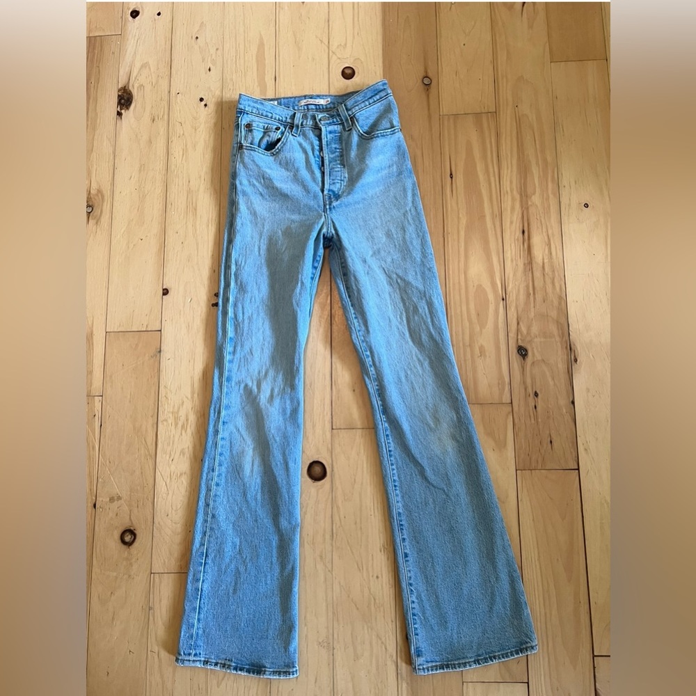 Levi’s ribcage bootcut jeans